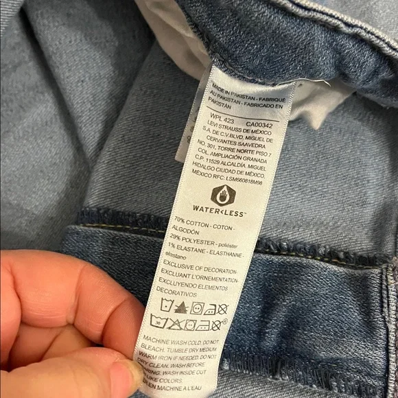 SIGNATURE LEVIS STRAUSS High Rise Skinny Distressed Jeans size 26w - Picture 12 of 16